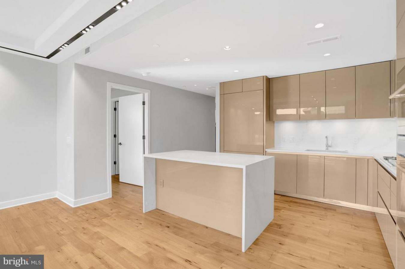 ARLINGTON, ARLINGTON, 22209, United States, 2 Bedrooms Bedrooms, ,2 BathroomsBathrooms,Residential,For Sale,2003763