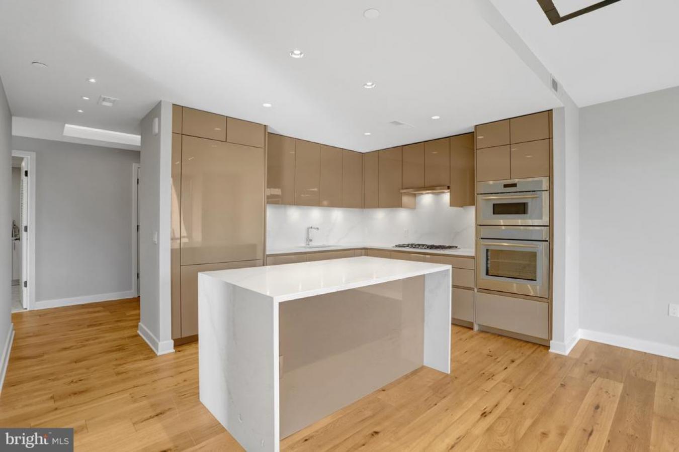 ARLINGTON, ARLINGTON, 22209, United States, 2 Bedrooms Bedrooms, ,2 BathroomsBathrooms,Residential,For Sale,2003763