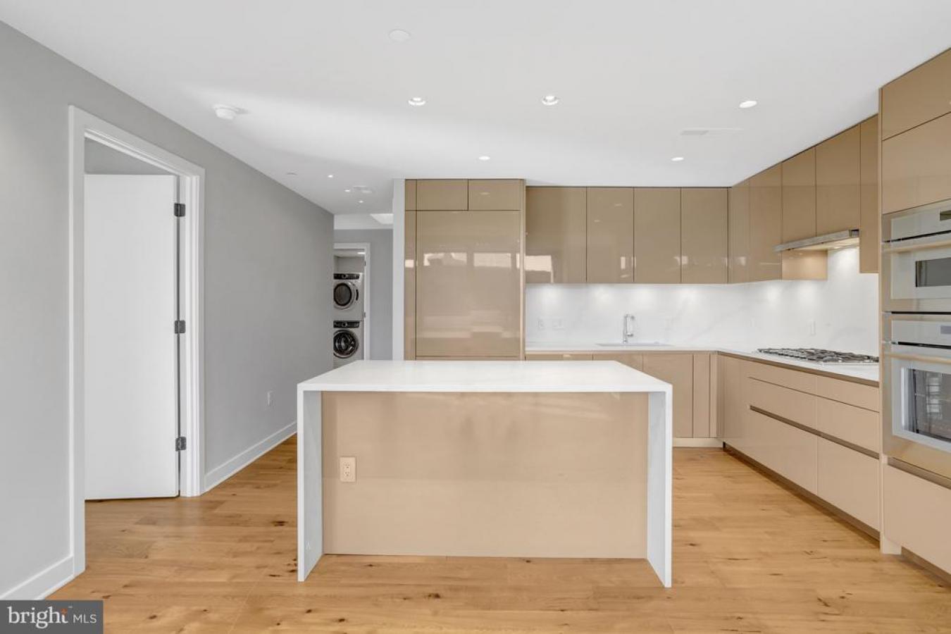 ARLINGTON, ARLINGTON, 22209, United States, 2 Bedrooms Bedrooms, ,2 BathroomsBathrooms,Residential,For Sale,2003763