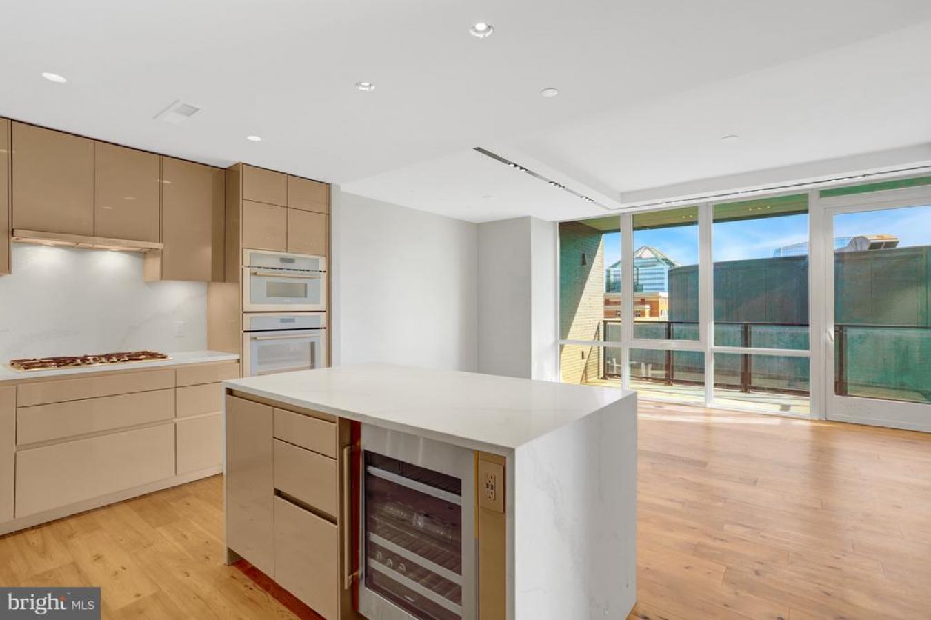 ARLINGTON, ARLINGTON, 22209, United States, 2 Bedrooms Bedrooms, ,2 BathroomsBathrooms,Residential,For Sale,2003763