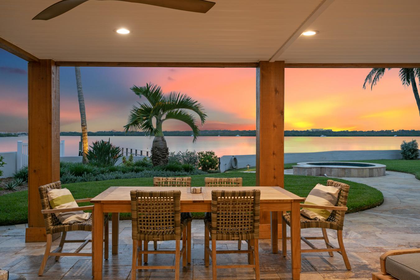 St. Petersburg, Florida, 33707, United States, 4 Bedrooms Bedrooms, ,2 BathroomsBathrooms,Residential,For Sale,2003762