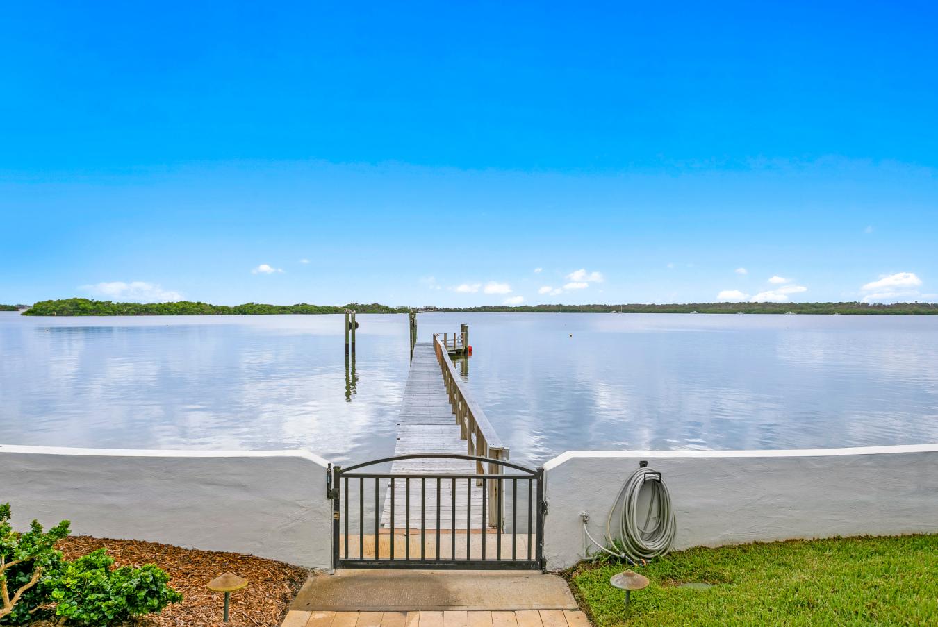 St. Petersburg, Florida, 33707, United States, 4 Bedrooms Bedrooms, ,2 BathroomsBathrooms,Residential,For Sale,2003762