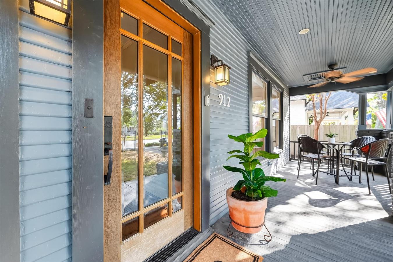 Houston, Texas, 77008, United States, 3 Bedrooms Bedrooms, ,2 BathroomsBathrooms,Residential,For Sale,2003760