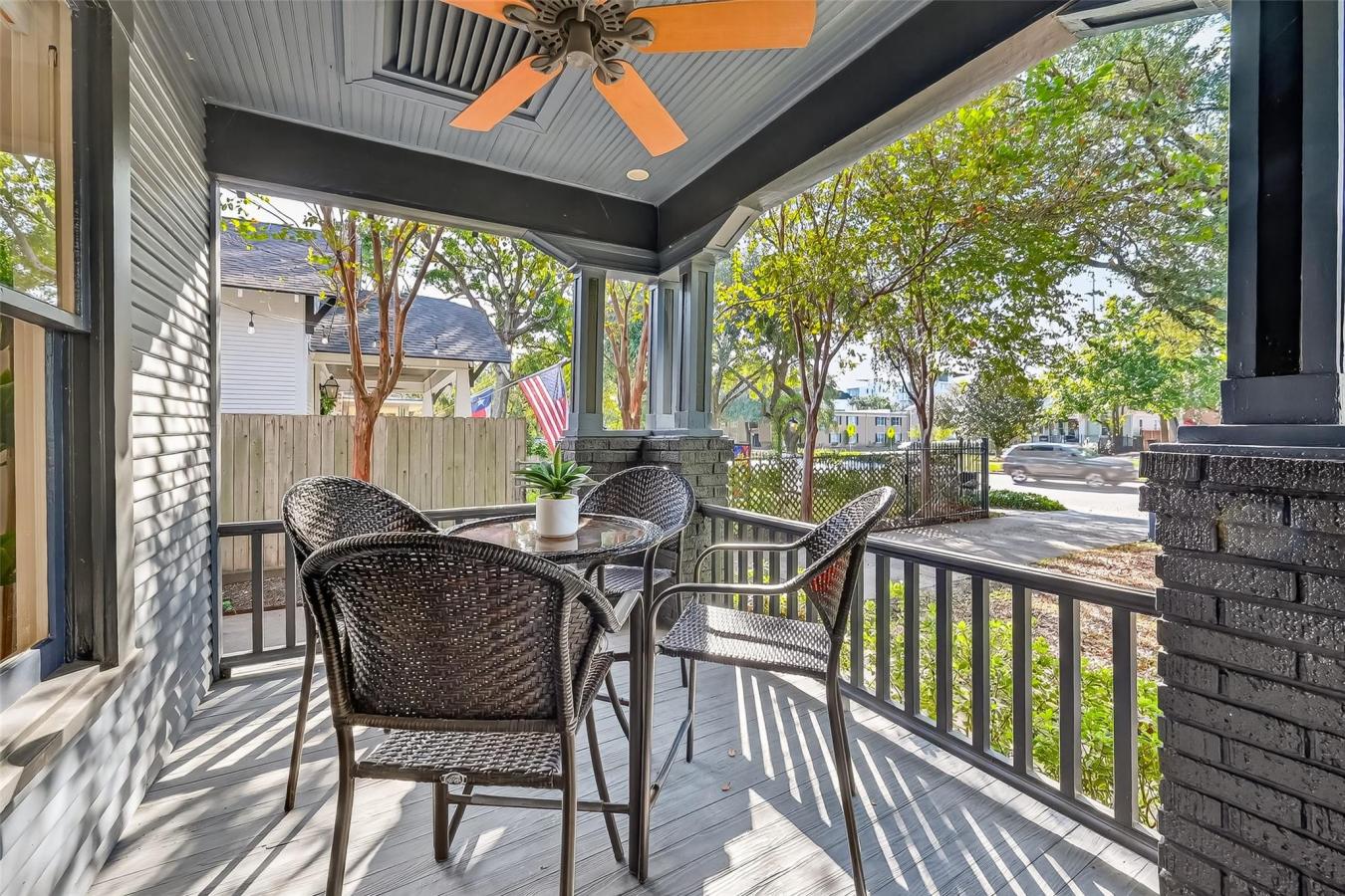 Houston, Texas, 77008, United States, 3 Bedrooms Bedrooms, ,2 BathroomsBathrooms,Residential,For Sale,2003760