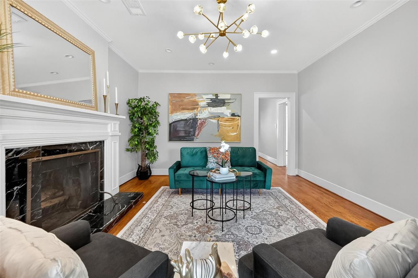 Houston, Texas, 77008, United States, 3 Bedrooms Bedrooms, ,2 BathroomsBathrooms,Residential,For Sale,2003760