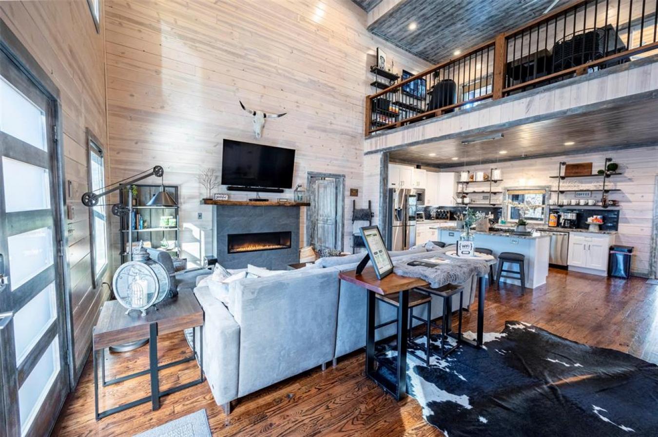 Broken Bow, McCurtain, 74728, United States, 2 Bedrooms Bedrooms, ,2 BathroomsBathrooms,Residential,For Sale,2003759