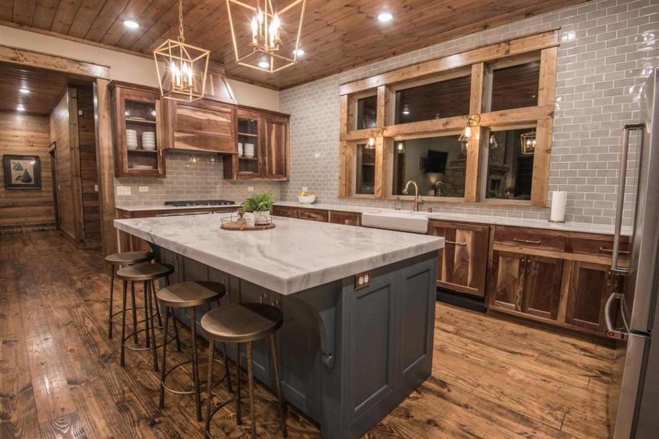 Broken Bow, McCurtain, 74728, United States, 5 Bedrooms Bedrooms, ,5 BathroomsBathrooms,Residential,For Sale,2003758