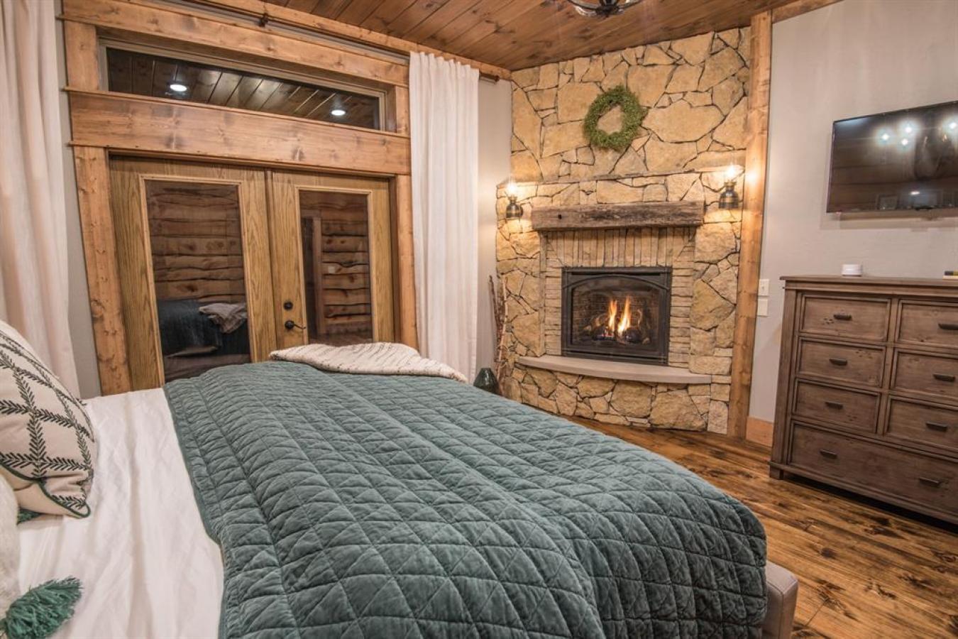 Broken Bow, McCurtain, 74728, United States, 5 Bedrooms Bedrooms, ,5 BathroomsBathrooms,Residential,For Sale,2003758