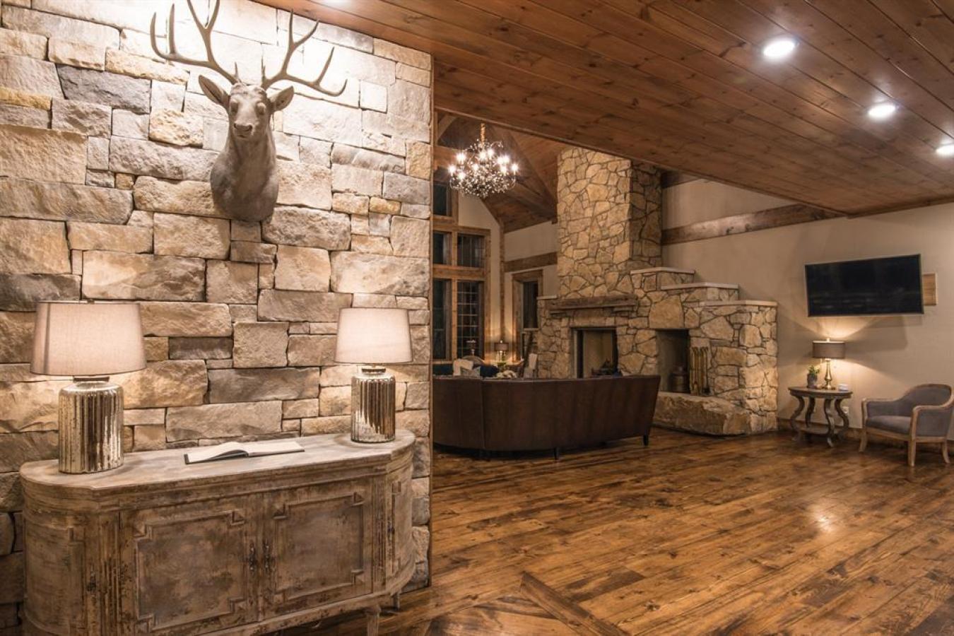 Broken Bow, McCurtain, 74728, United States, 5 Bedrooms Bedrooms, ,5 BathroomsBathrooms,Residential,For Sale,2003758