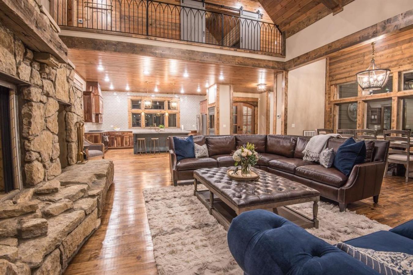 Broken Bow, McCurtain, 74728, United States, 5 Bedrooms Bedrooms, ,5 BathroomsBathrooms,Residential,For Sale,2003758