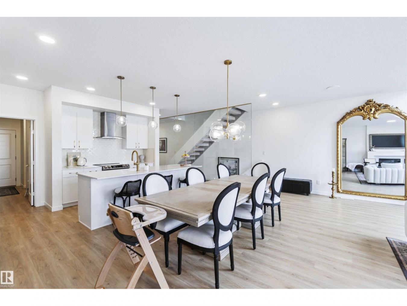 Edmonton, AB, T6W 5B5, Canada, 4 Bedrooms Bedrooms, ,3 BathroomsBathrooms,Residential,For Sale,2003756