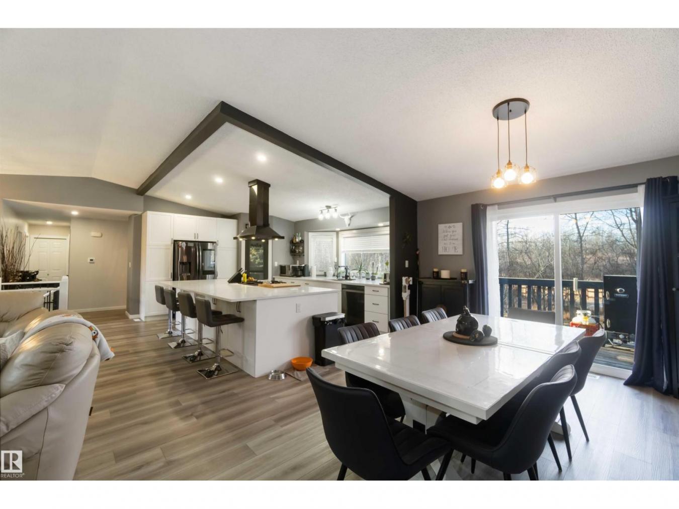 Rural Parkland County, Strathcona County, T7Y 1G6, Canada, 5 Bedrooms Bedrooms, ,3 BathroomsBathrooms,Residential,For Sale,2003755