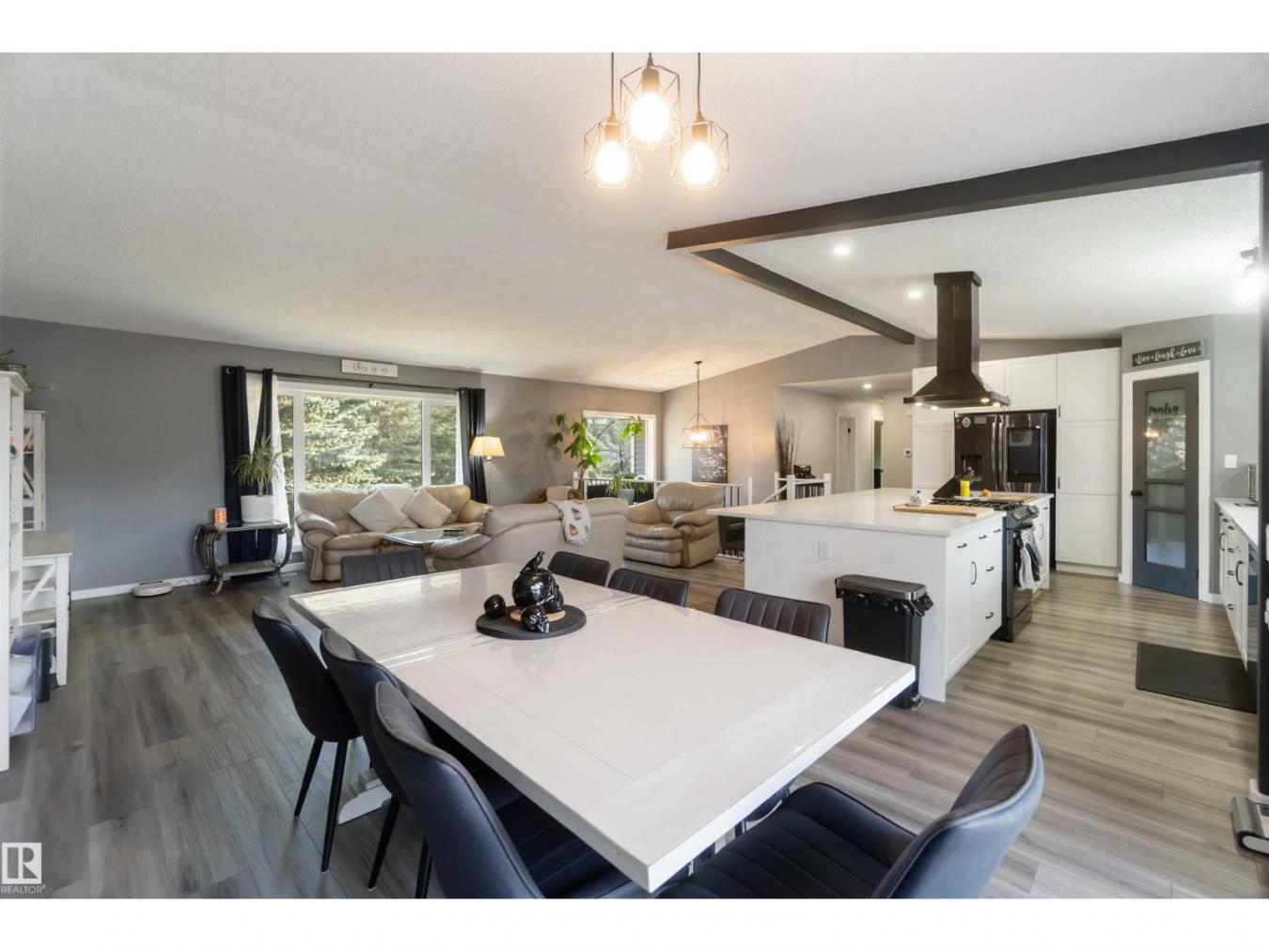 Rural Parkland County, Strathcona County, T7Y 1G6, Canada, 5 Bedrooms Bedrooms, ,3 BathroomsBathrooms,Residential,For Sale,2003755