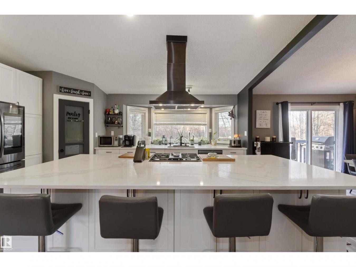 Rural Parkland County, Strathcona County, T7Y 1G6, Canada, 5 Bedrooms Bedrooms, ,3 BathroomsBathrooms,Residential,For Sale,2003755