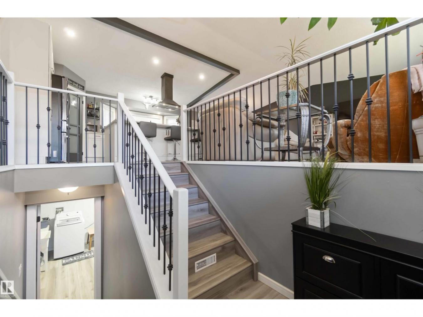 Rural Parkland County, Strathcona County, T7Y 1G6, Canada, 5 Bedrooms Bedrooms, ,3 BathroomsBathrooms,Residential,For Sale,2003755