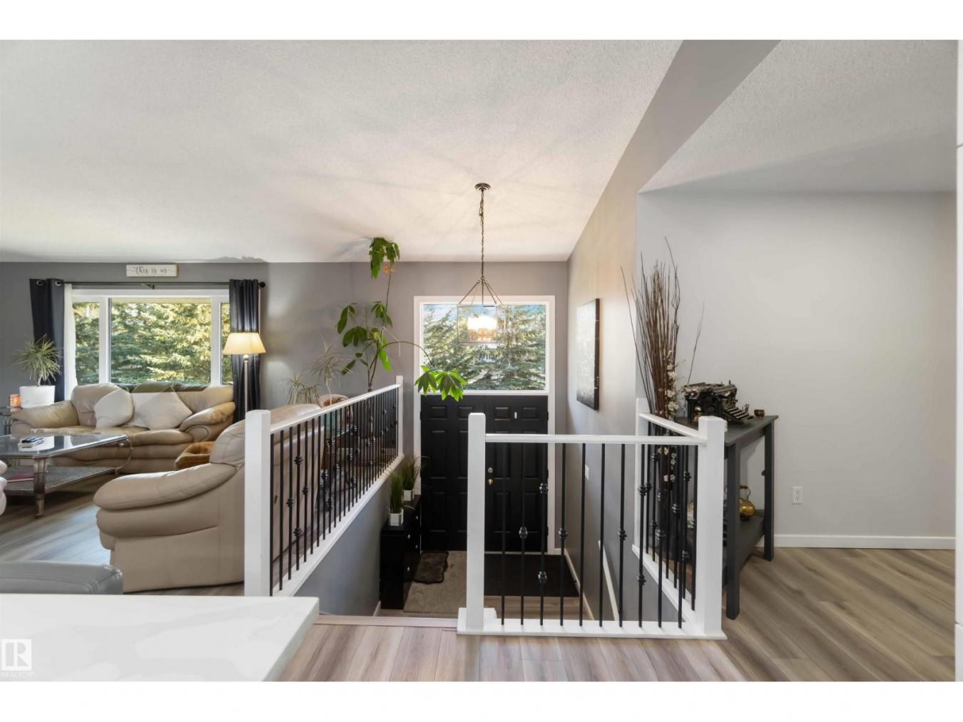 Rural Parkland County, Strathcona County, T7Y 1G6, Canada, 5 Bedrooms Bedrooms, ,3 BathroomsBathrooms,Residential,For Sale,2003755