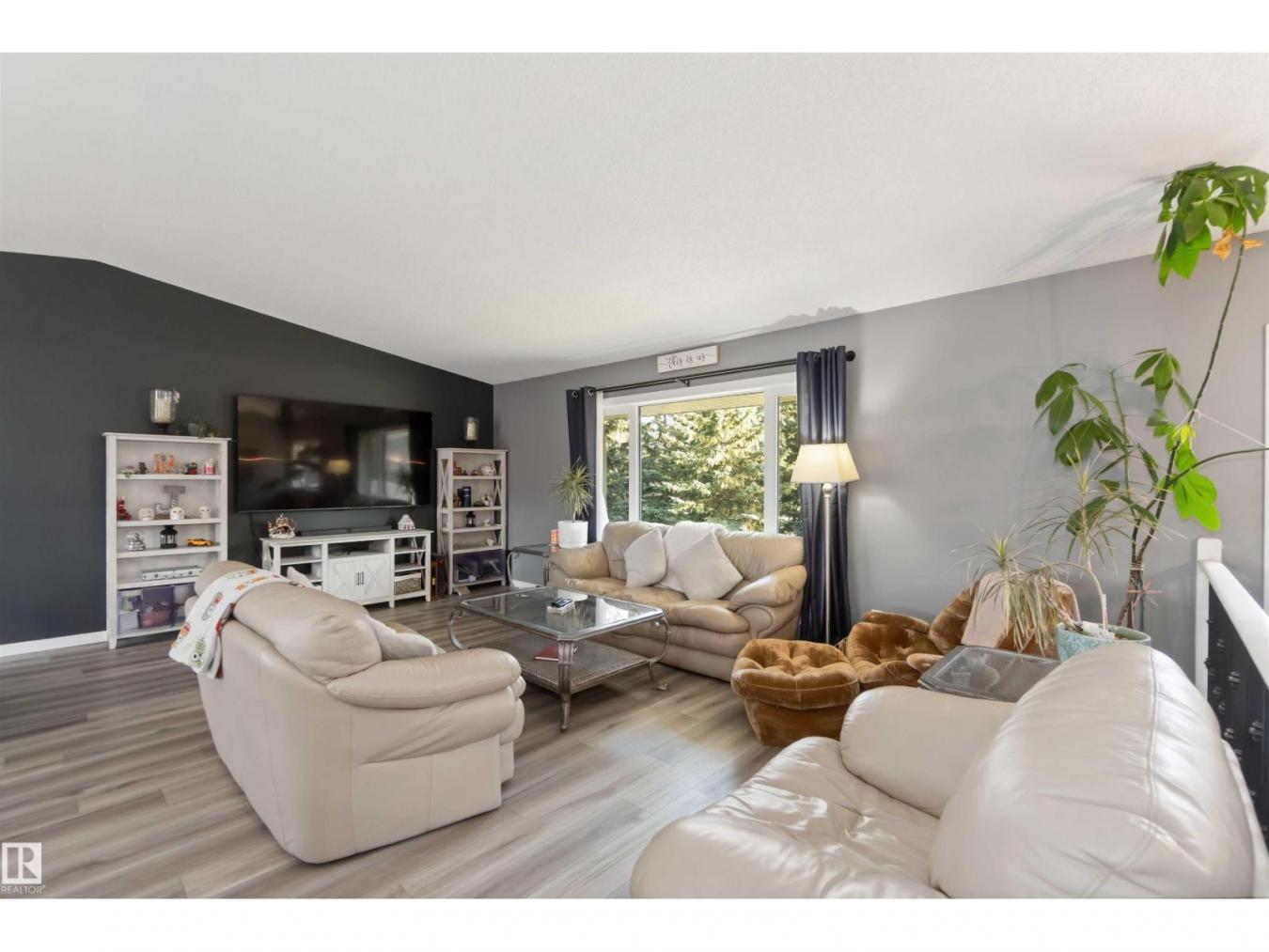 Rural Parkland County, Strathcona County, T7Y 1G6, Canada, 5 Bedrooms Bedrooms, ,3 BathroomsBathrooms,Residential,For Sale,2003755