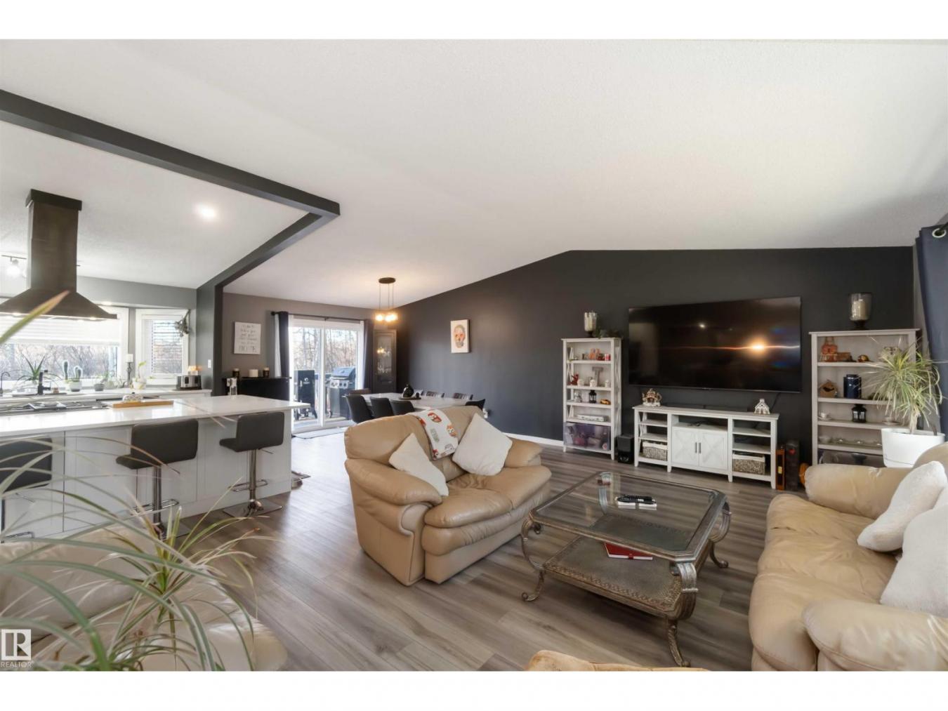 Rural Parkland County, Strathcona County, T7Y 1G6, Canada, 5 Bedrooms Bedrooms, ,3 BathroomsBathrooms,Residential,For Sale,2003755