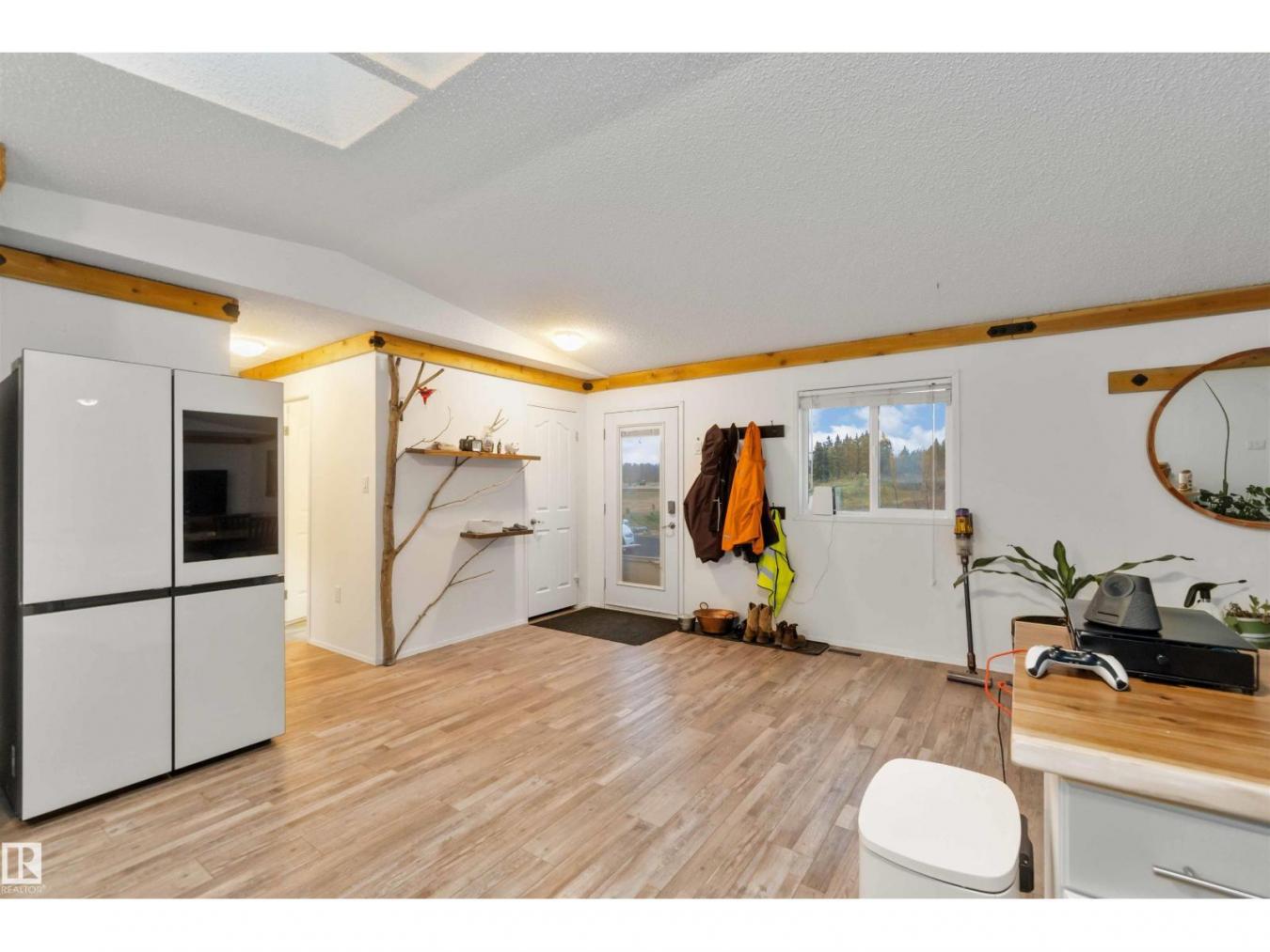 Rural Strathcona County, AB, T8E 2B4, Canada, 4 Bedrooms Bedrooms, ,3 BathroomsBathrooms,Residential,For Sale,2003754