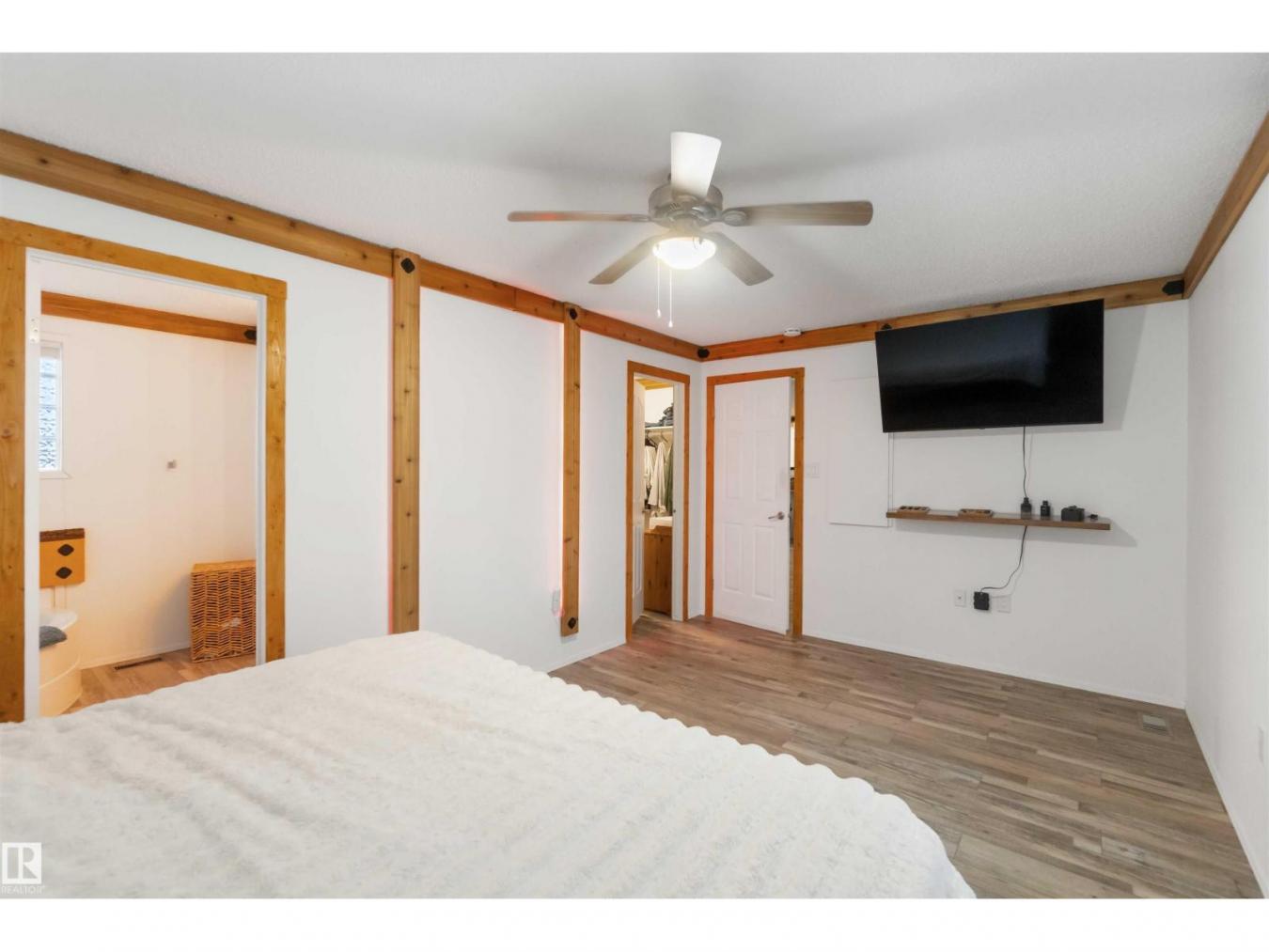 Rural Strathcona County, AB, T8E 2B4, Canada, 4 Bedrooms Bedrooms, ,3 BathroomsBathrooms,Residential,For Sale,2003754