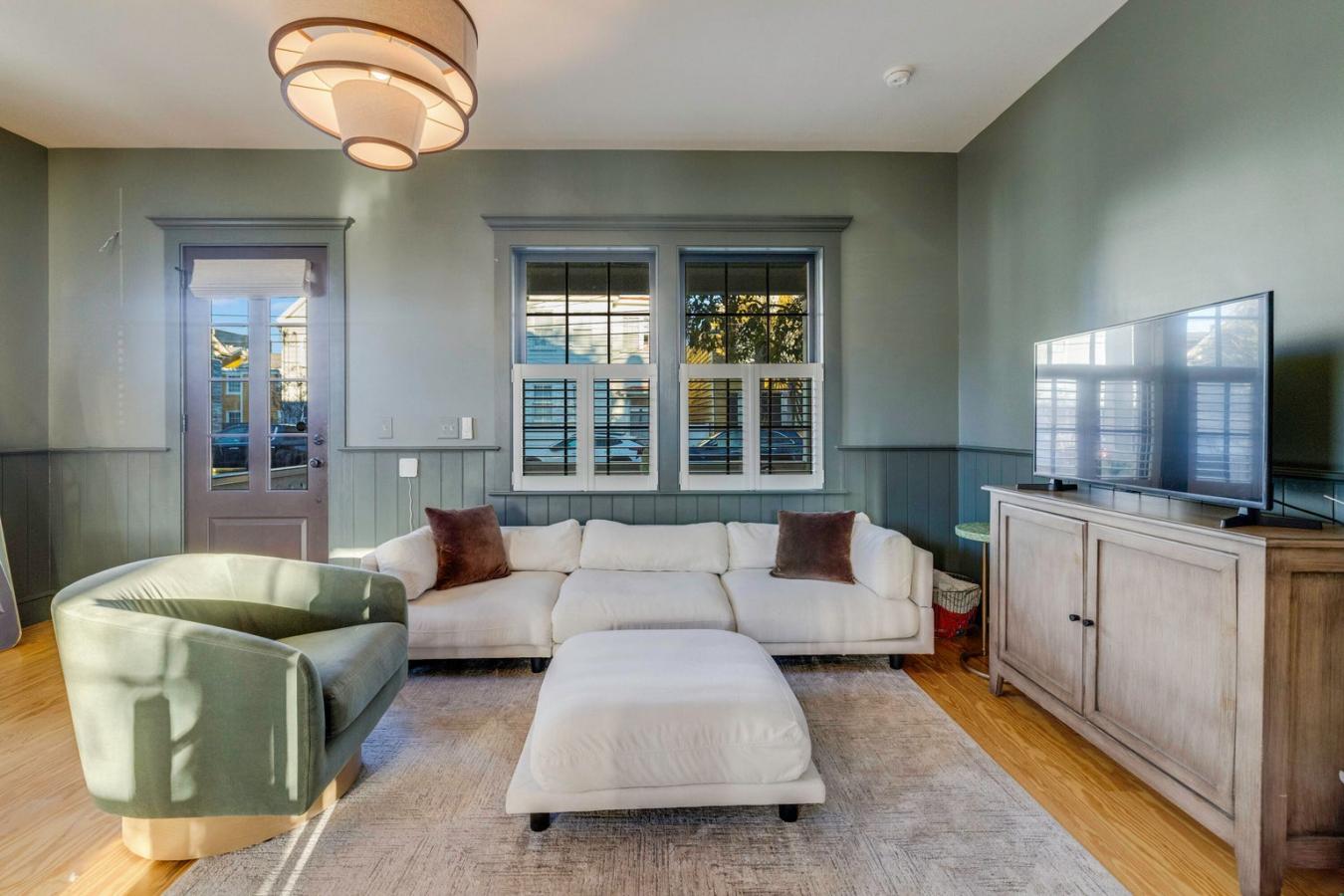 Charleston, Charleston, 29403, United States, 8 Bedrooms Bedrooms, ,6 BathroomsBathrooms,Residential,For Sale,2003750