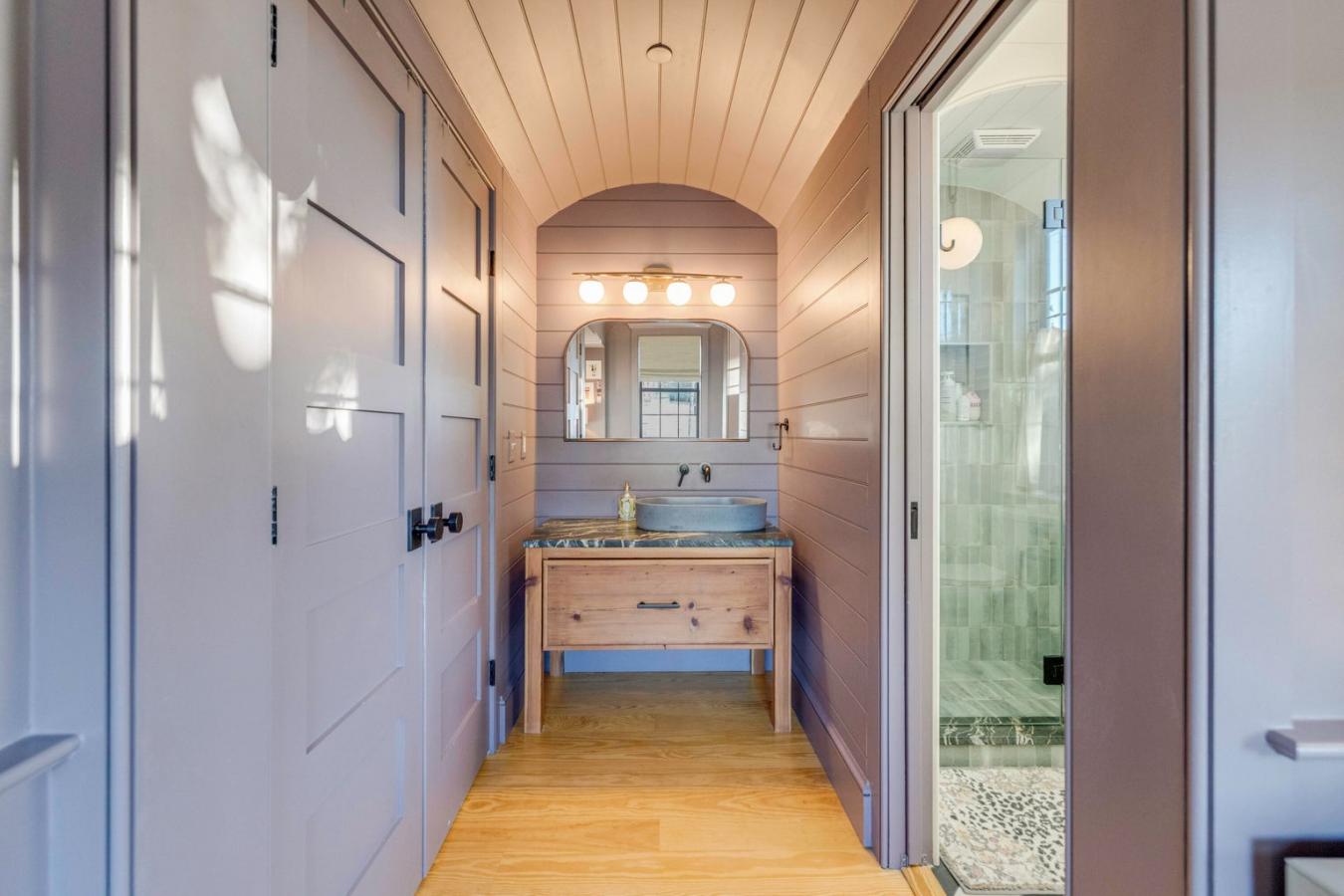 Charleston, Charleston, 29403, United States, 8 Bedrooms Bedrooms, ,6 BathroomsBathrooms,Residential,For Sale,2003750