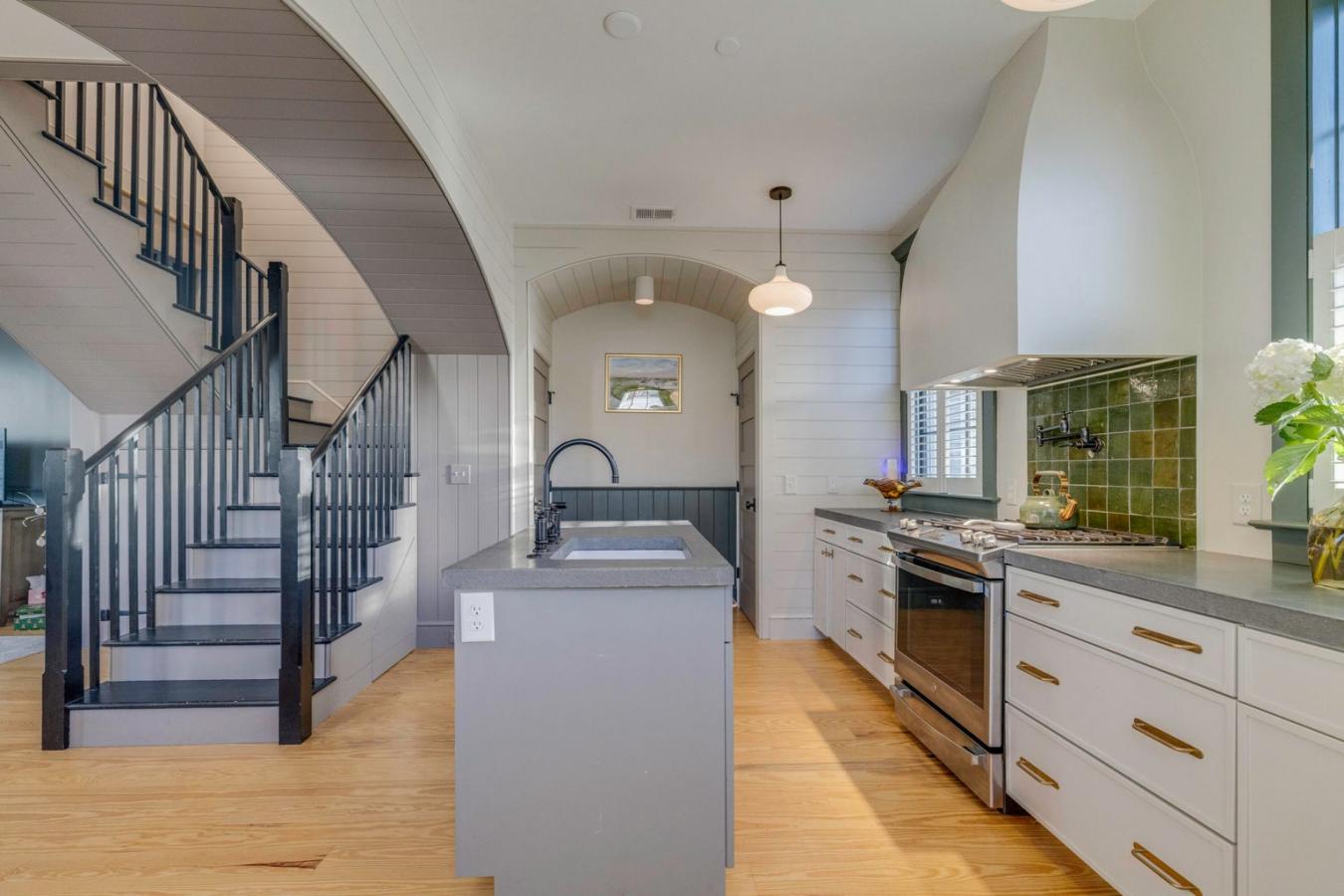 Charleston, Charleston, 29403, United States, 8 Bedrooms Bedrooms, ,6 BathroomsBathrooms,Residential,For Sale,2003750