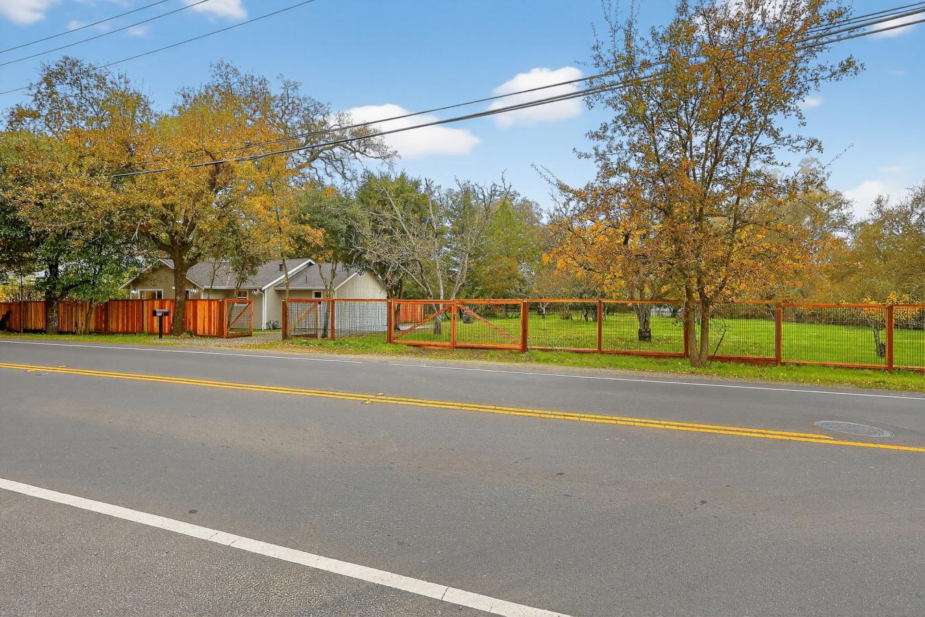 Sonoma, Sonoma, 95476, United States, 3 Bedrooms Bedrooms, ,2 BathroomsBathrooms,Residential,For Sale,2003743