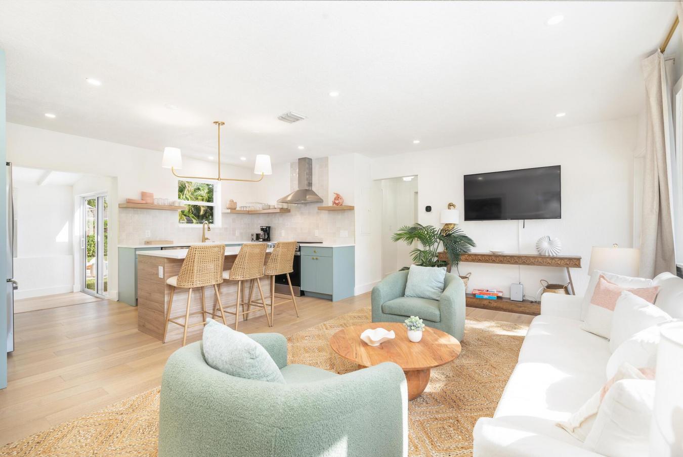 West Palm Beach, Florida, 33405, United States, 3 Bedrooms Bedrooms, ,2 BathroomsBathrooms,Residential,For Sale,2003741