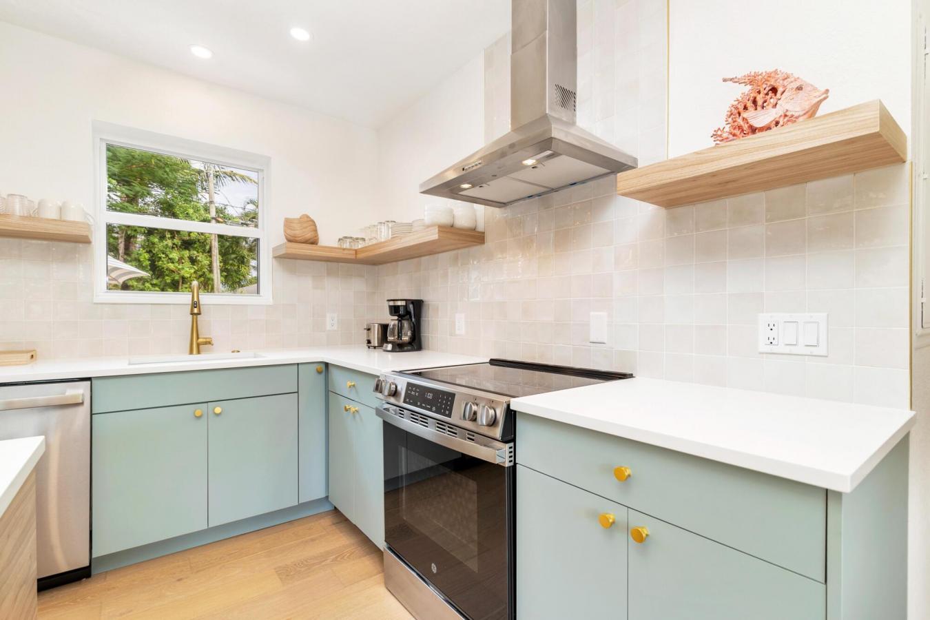 West Palm Beach, Florida, 33405, United States, 3 Bedrooms Bedrooms, ,2 BathroomsBathrooms,Residential,For Sale,2003741