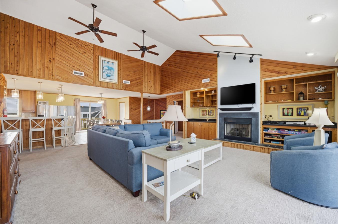 Virginia Beach, Virginia, 23456, United States, 6 Bedrooms Bedrooms, ,5 BathroomsBathrooms,Residential,For Sale,2003739