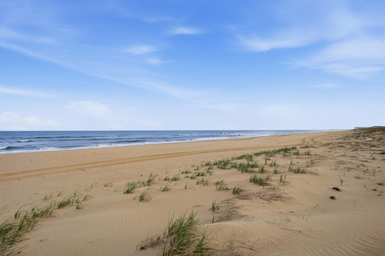 Virginia Beach, Virginia, 23456, United States, 6 Bedrooms Bedrooms, ,5 BathroomsBathrooms,Residential,For Sale,2003739