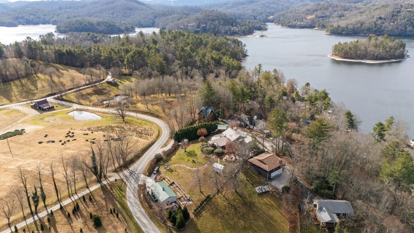 Glenville, Jackson, 28736, United States, 3 Bedrooms Bedrooms, ,3 BathroomsBathrooms,Residential,For Sale,2003738