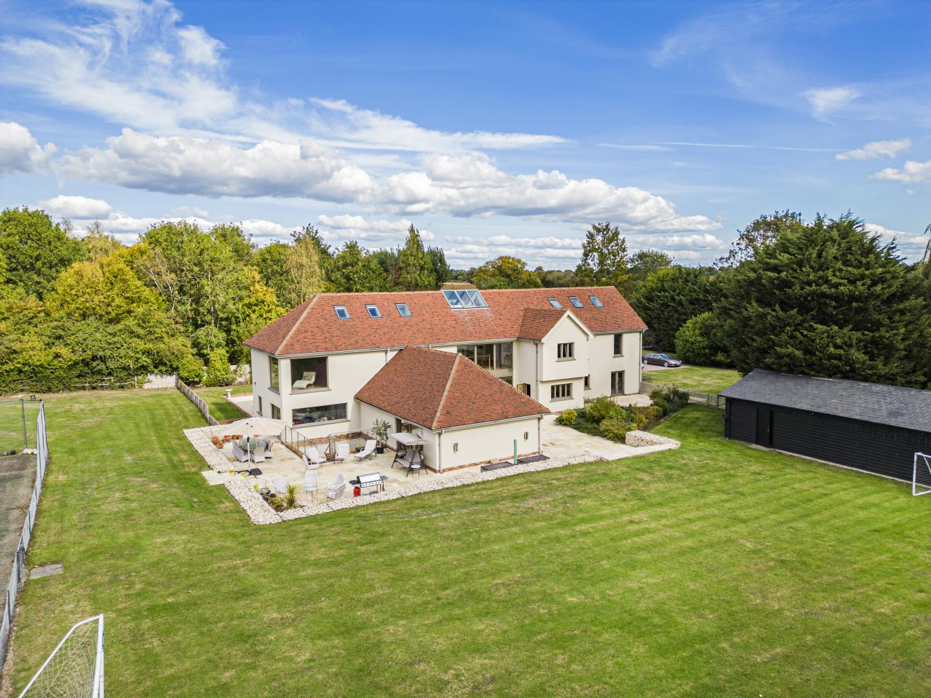 Dunmow, Essex, CM6 3QJ, United Kingdom, 6 Bedrooms Bedrooms, ,6 BathroomsBathrooms,Residential,For Sale,2003733