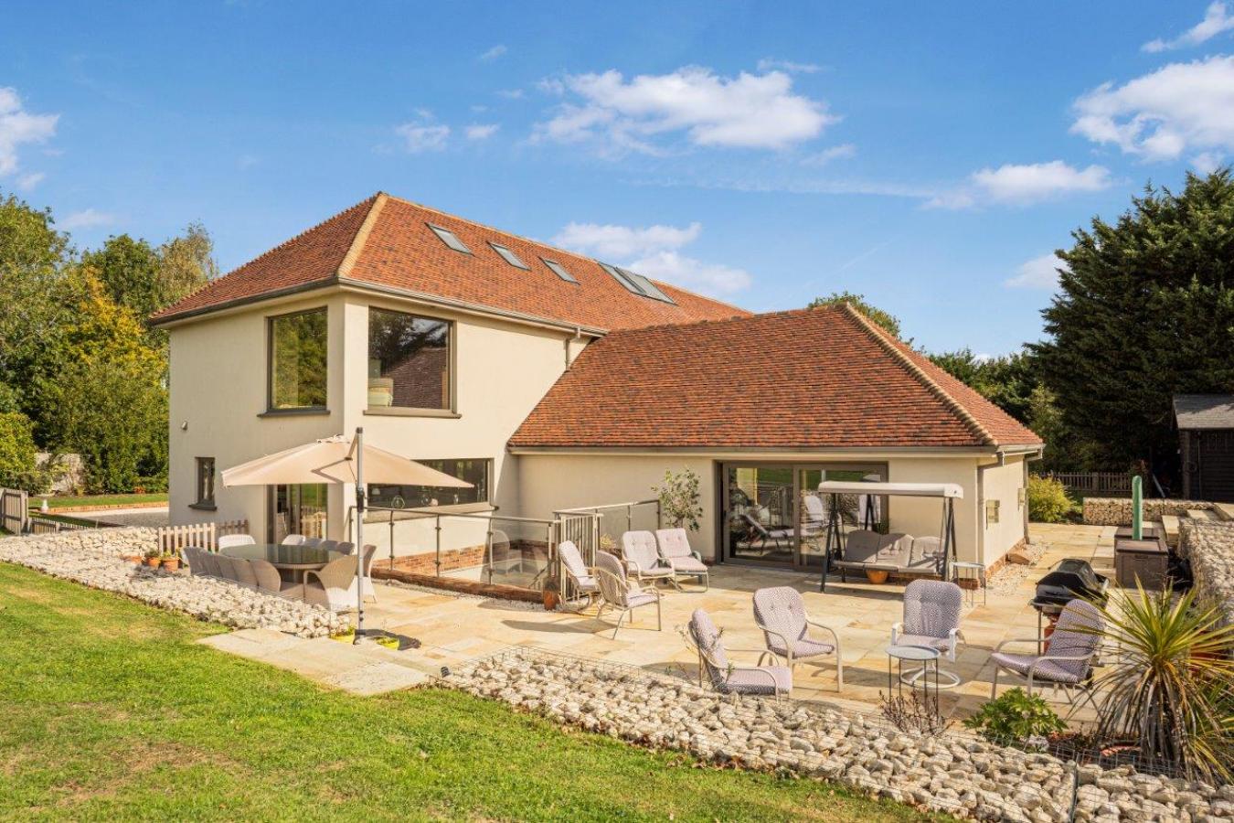 Dunmow, Essex, CM6 3QJ, United Kingdom, 6 Bedrooms Bedrooms, ,6 BathroomsBathrooms,Residential,For Sale,2003733