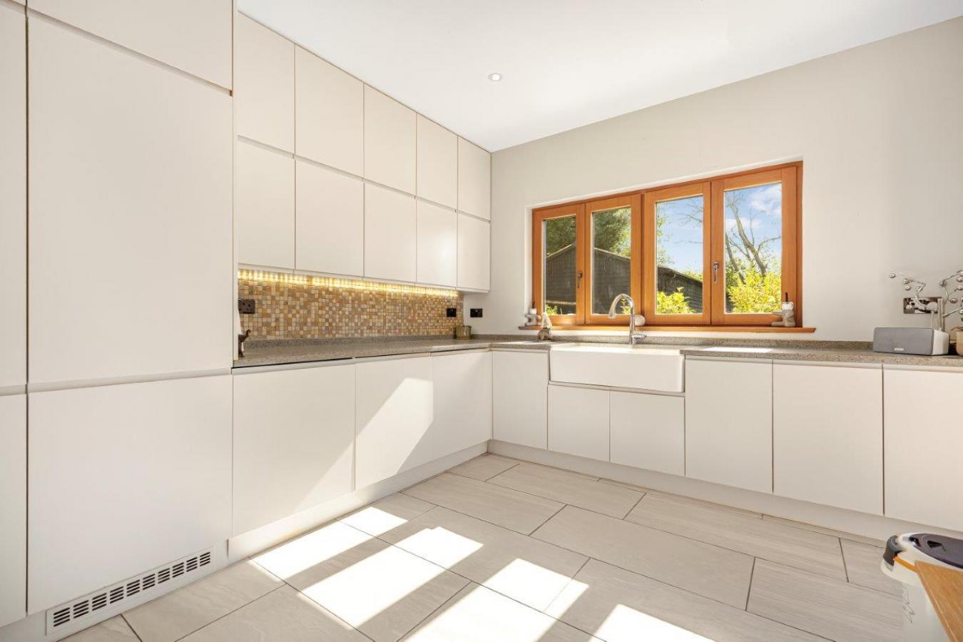 Dunmow, Essex, CM6 3QJ, United Kingdom, 6 Bedrooms Bedrooms, ,6 BathroomsBathrooms,Residential,For Sale,2003733