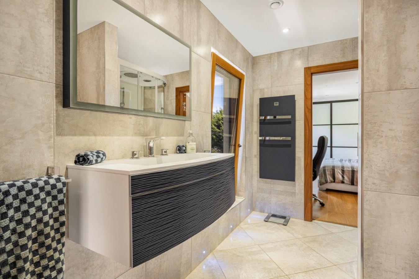 Dunmow, Essex, CM6 3QJ, United Kingdom, 6 Bedrooms Bedrooms, ,6 BathroomsBathrooms,Residential,For Sale,2003733