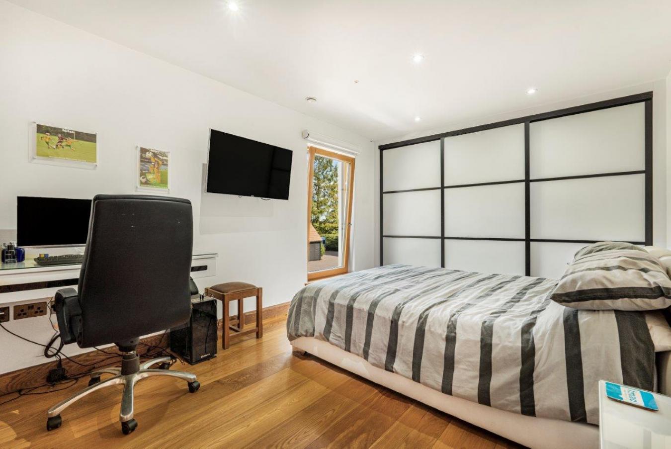 Dunmow, Essex, CM6 3QJ, United Kingdom, 6 Bedrooms Bedrooms, ,6 BathroomsBathrooms,Residential,For Sale,2003733