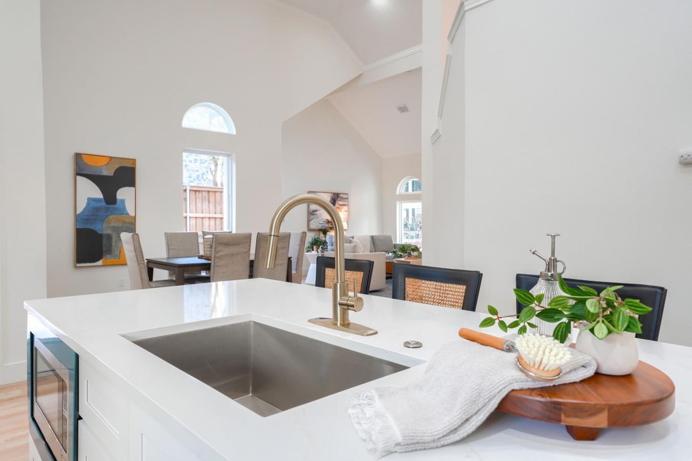 Plano, Collin, 75025, United States, 4 Bedrooms Bedrooms, ,2 BathroomsBathrooms,Residential,For Sale,2003732