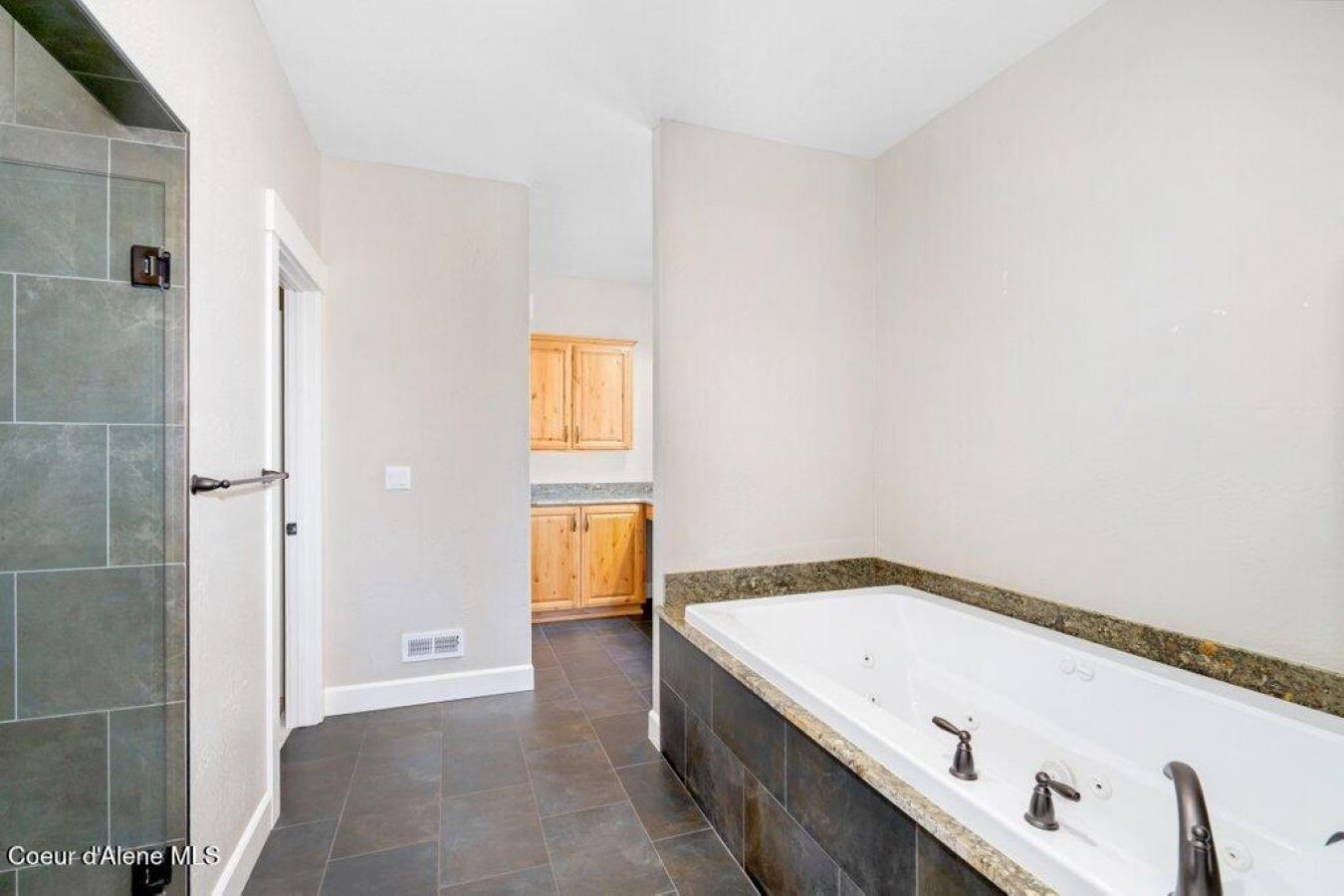 Coeur d'Alene, Kootenai, 83814, United States, 4 Bedrooms Bedrooms, ,4 BathroomsBathrooms,Residential,For Sale,2003730