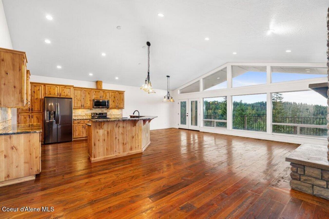 Coeur d'Alene, Kootenai, 83814, United States, 4 Bedrooms Bedrooms, ,4 BathroomsBathrooms,Residential,For Sale,2003730