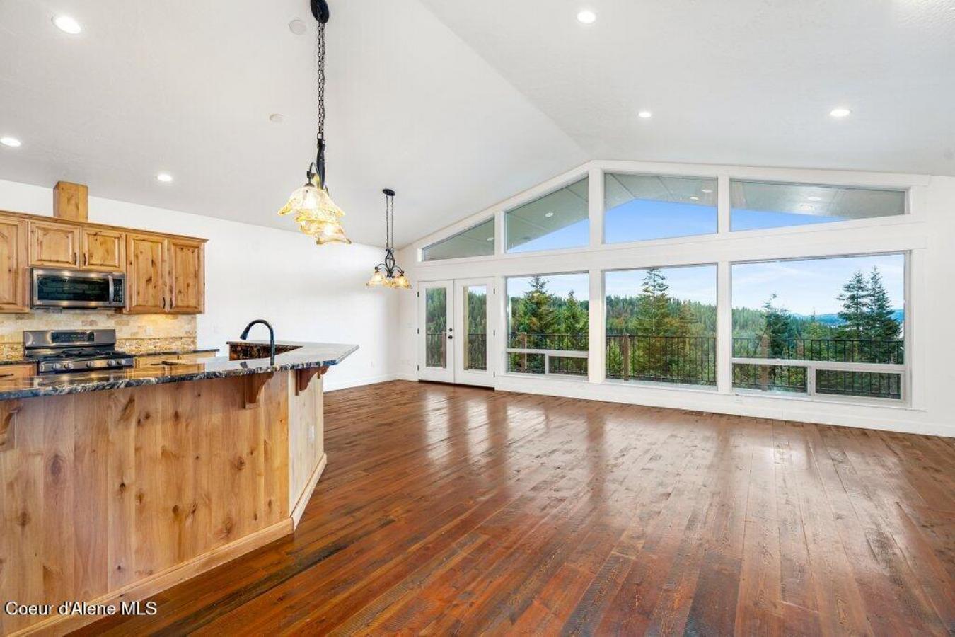 Coeur d'Alene, Kootenai, 83814, United States, 4 Bedrooms Bedrooms, ,4 BathroomsBathrooms,Residential,For Sale,2003730