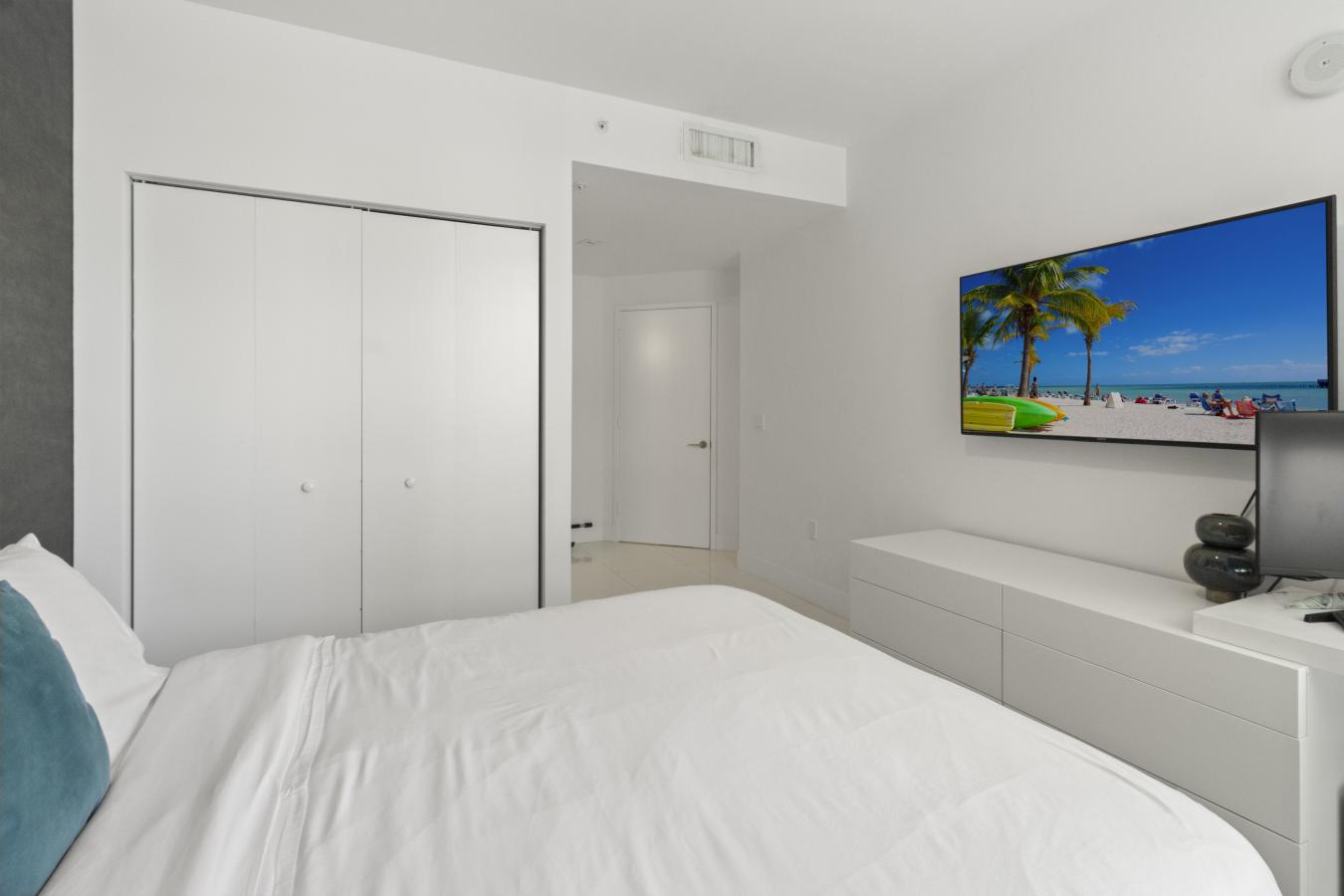 Sunny Isles Beach, Miami Dade, 33160, United States, 3 Bedrooms Bedrooms, ,3 BathroomsBathrooms,Residential,For Sale,2003726