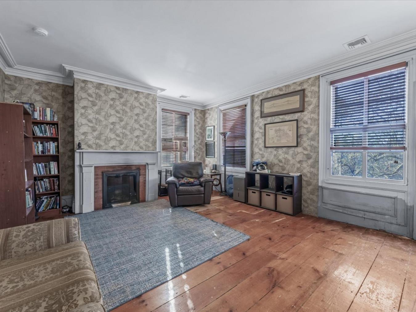 Douglaston, New York, 11363, United States, 6 Bedrooms Bedrooms, ,2 BathroomsBathrooms,Residential,For Sale,2003725