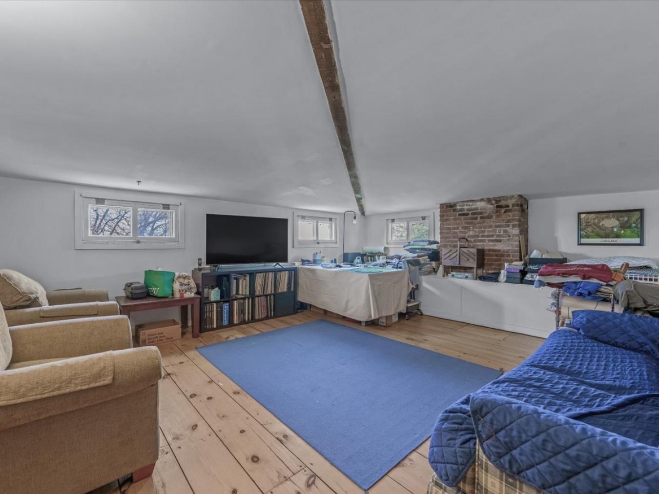 Douglaston, New York, 11363, United States, 6 Bedrooms Bedrooms, ,2 BathroomsBathrooms,Residential,For Sale,2003725