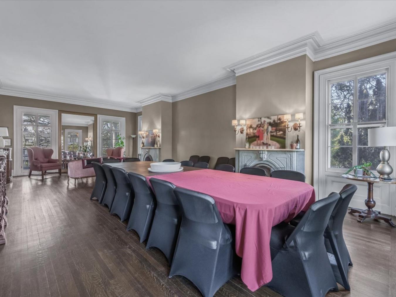 Douglaston, New York, 11363, United States, 6 Bedrooms Bedrooms, ,2 BathroomsBathrooms,Residential,For Sale,2003725