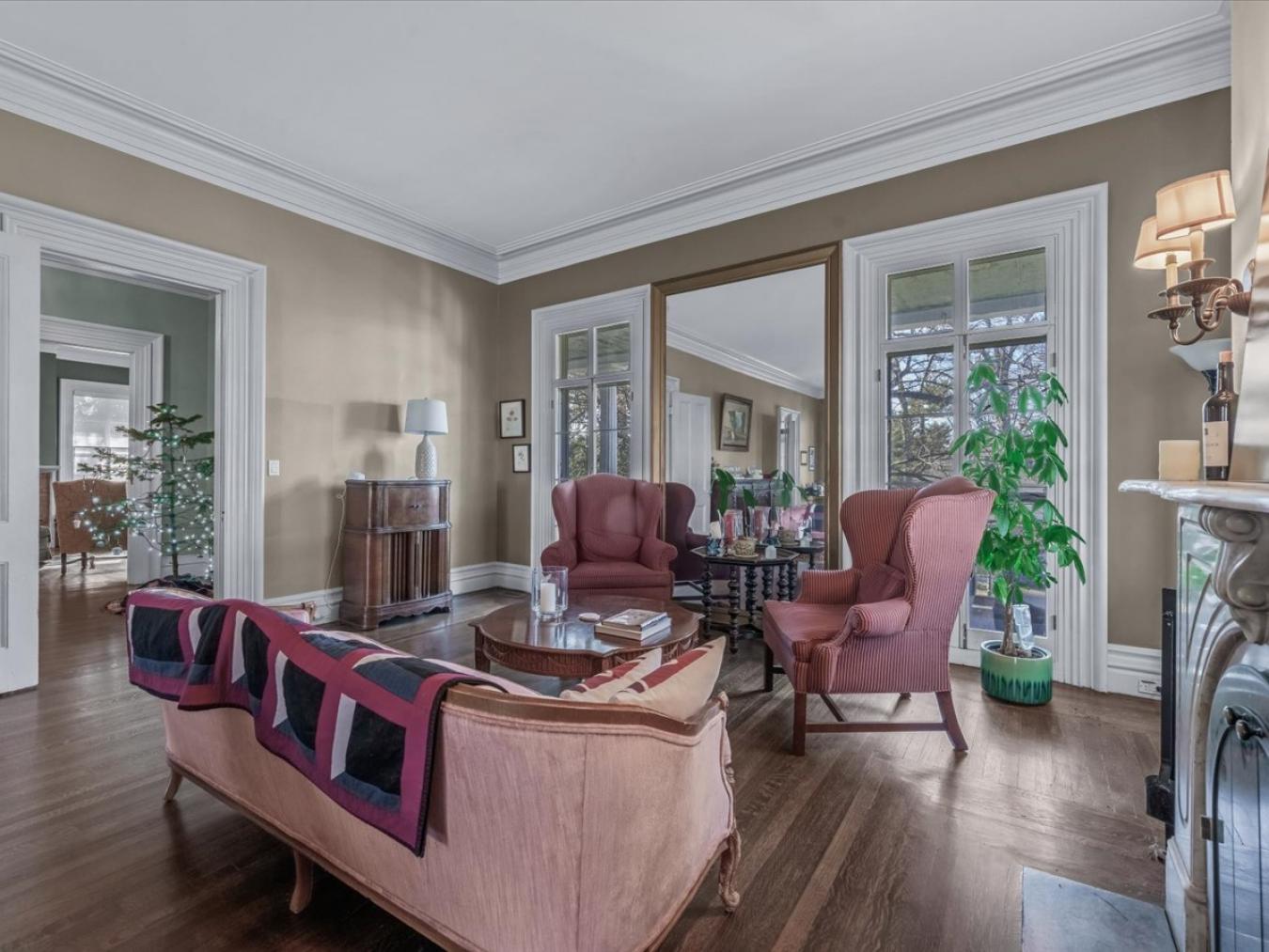 Douglaston, New York, 11363, United States, 6 Bedrooms Bedrooms, ,2 BathroomsBathrooms,Residential,For Sale,2003725