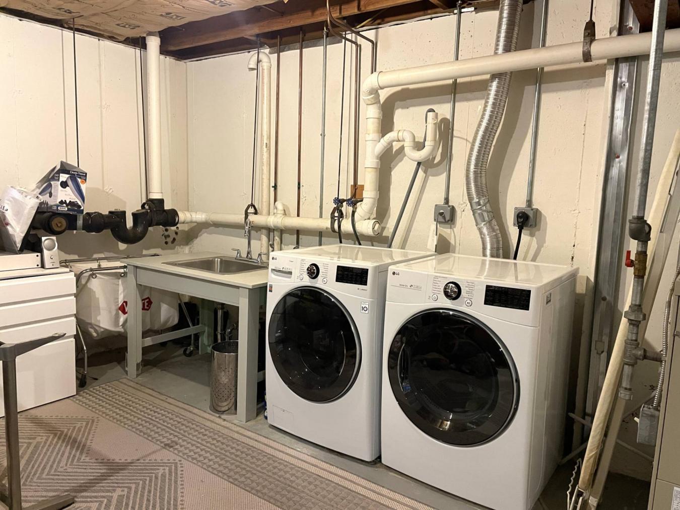 21 North Sea Road, Village of Southampton, NY, 11968, United States, 2 Bedrooms Bedrooms, ,2 BathroomsBathrooms,Residential,For Sale,21 North Sea Road,221877