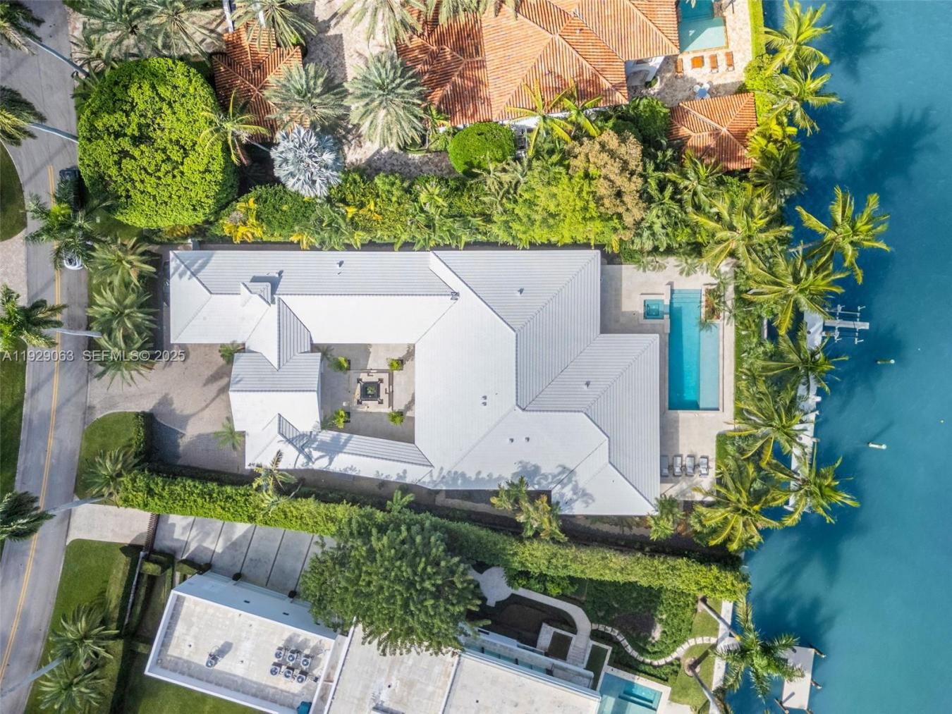 Miami Beach, Miami-Dade County, 33141, United States, 5 Bedrooms Bedrooms, ,4 BathroomsBathrooms,Residential,For Sale,2003717