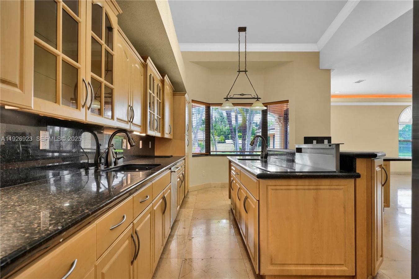 Miami, Miami-Dade County, 33175, United States, 8 Bedrooms Bedrooms, ,7 BathroomsBathrooms,Residential,For Sale,2003716